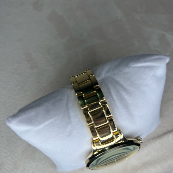 Nine West | Women's Crystal Accented Bracelet Watch - Picture 6 of 8